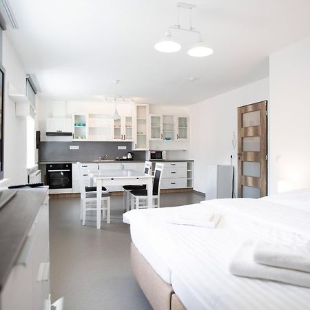 Amenity Apartmany แปร์นา ภายนอก รูปภาพ