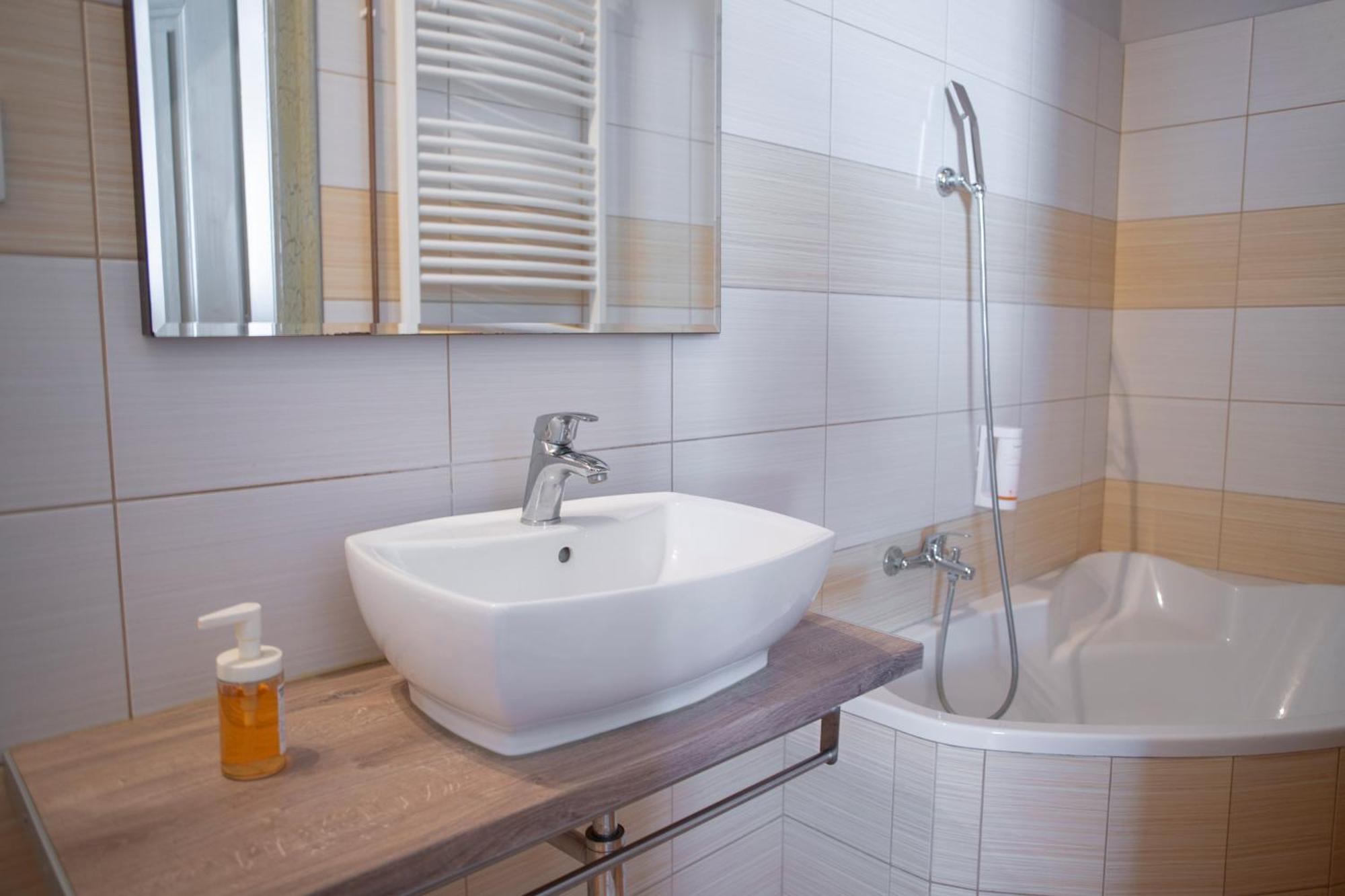 Amenity Apartmany แปร์นา ภายนอก รูปภาพ