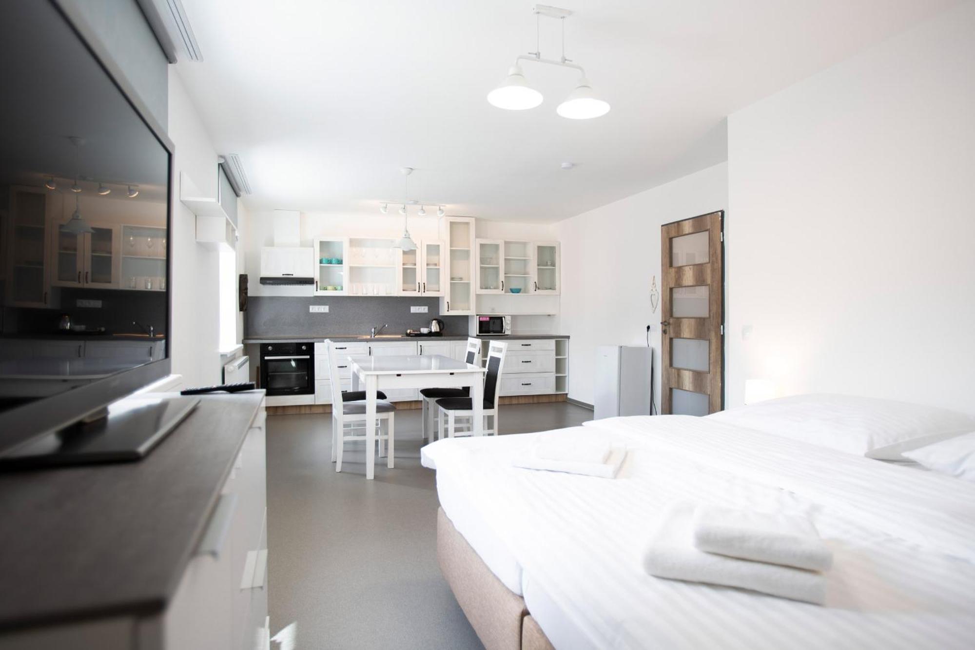 Amenity Apartmany แปร์นา ภายนอก รูปภาพ