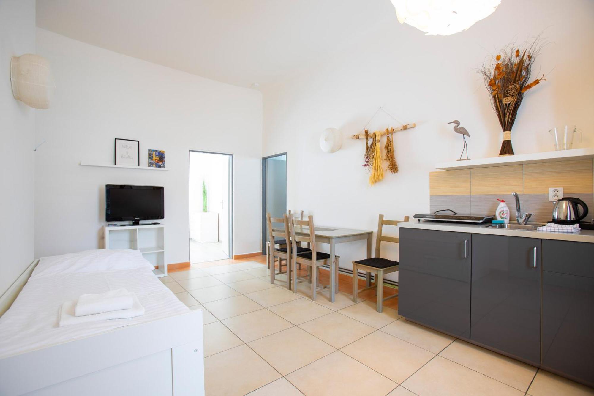 Amenity Apartmany แปร์นา ภายนอก รูปภาพ
