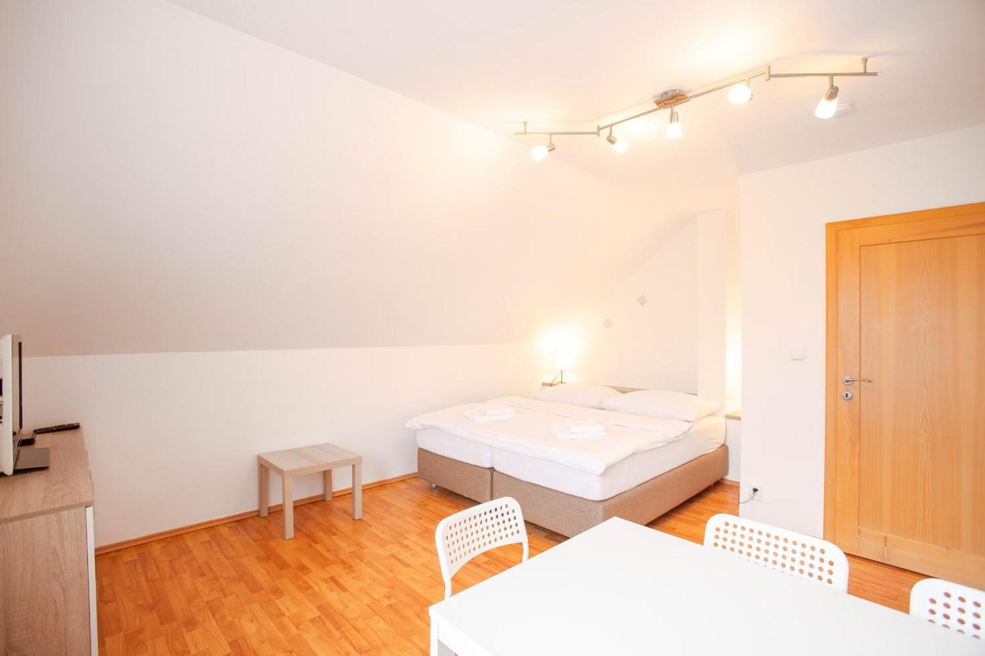 Amenity Apartmany แปร์นา ภายนอก รูปภาพ