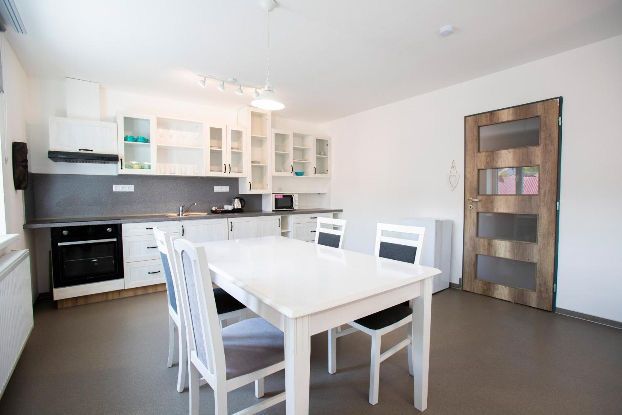 Amenity Apartmany แปร์นา ภายนอก รูปภาพ